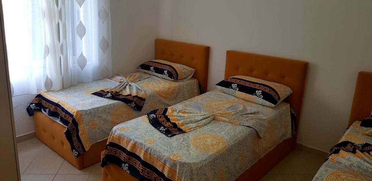 Home Flori&Vili Shkodër Esterno foto